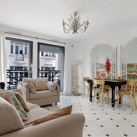 Madeleine & Champs-elysees - 2br 2ba With Balcony - Vacation Lejlighed Paris
